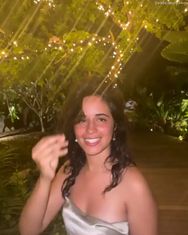 Camila Cabello photo 11 of 2287