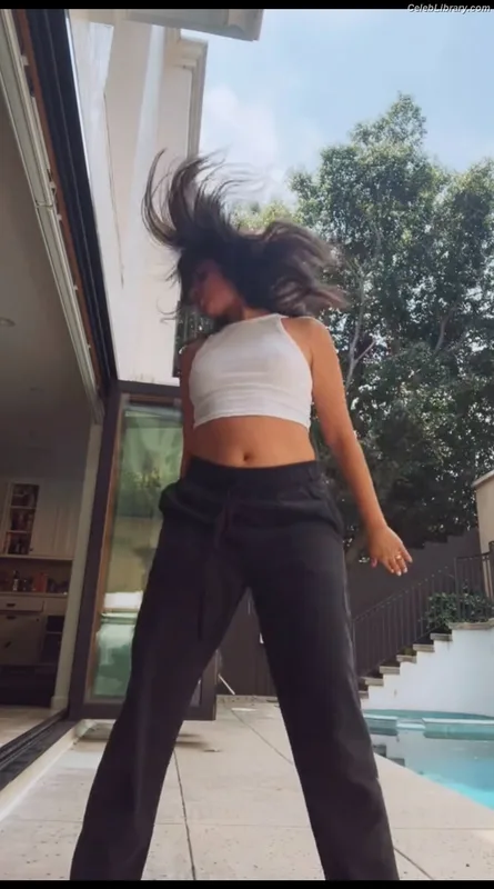 Camila Cabello photo 14 of 2287