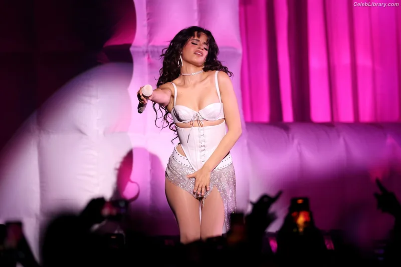 Camila Cabello photo 11 of 2287