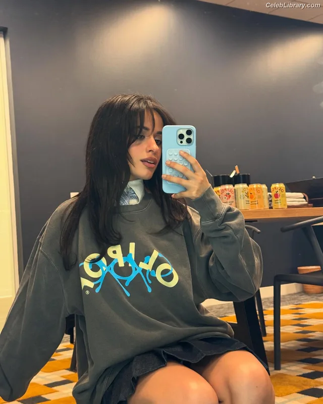Camila Cabello photo 16 of 2287