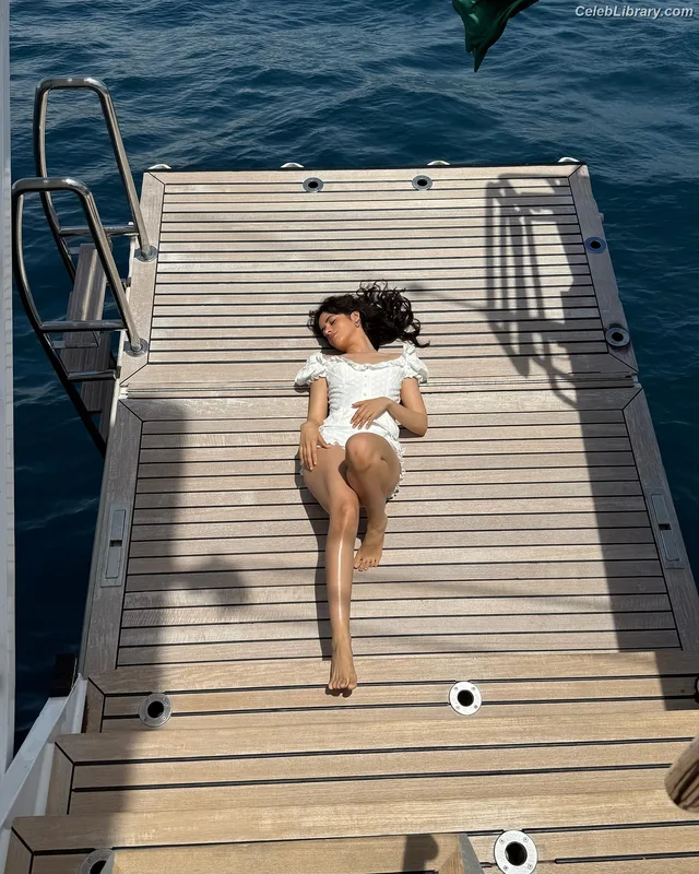 Camila Cabello photo 24 of 2287