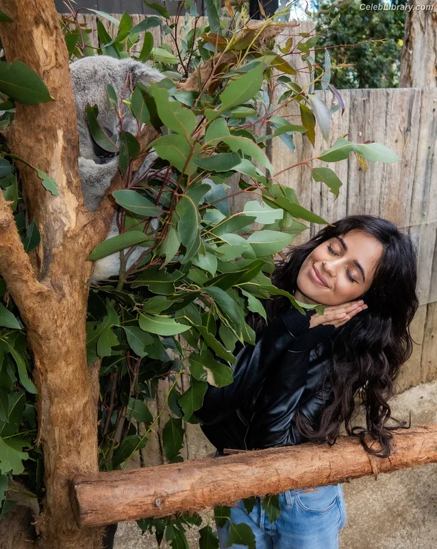 Camila Cabello photo 6 of 2287
