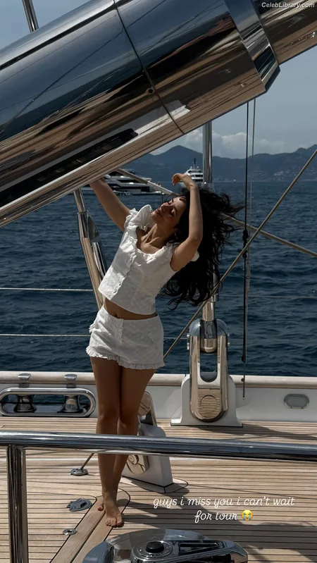 Camila Cabello photo 2 of 2287