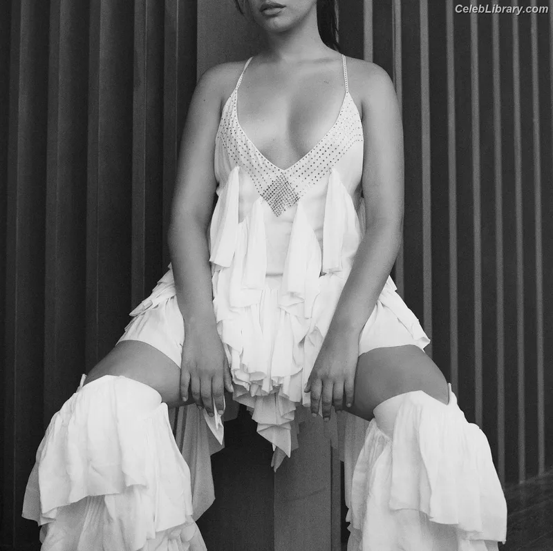 Camila Cabello photo 6 of 2287