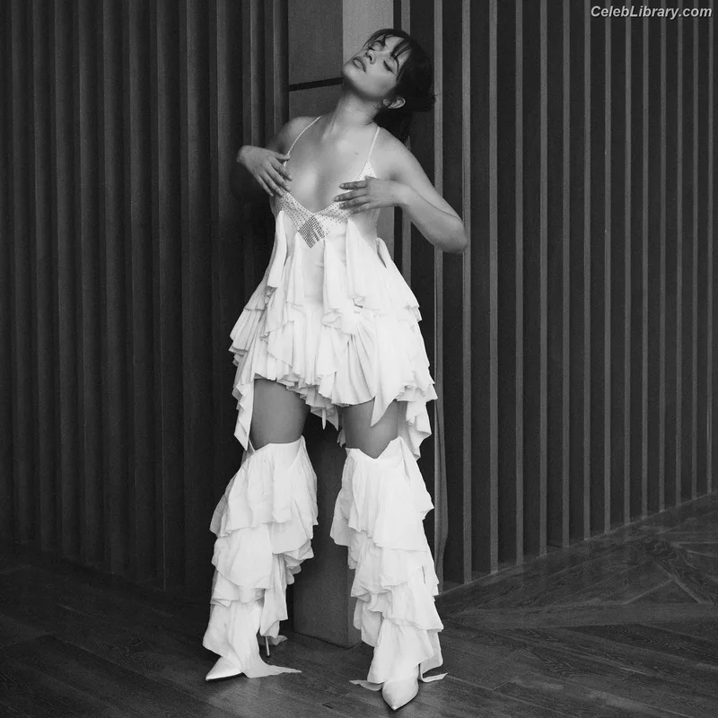 Camila Cabello photo 7 of 2287