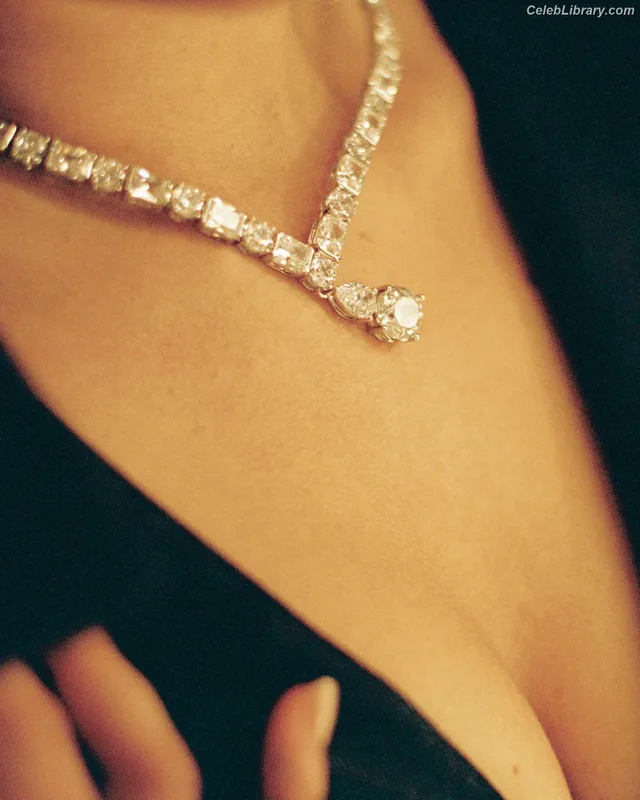 Camila Cabello photo 1 of 2287