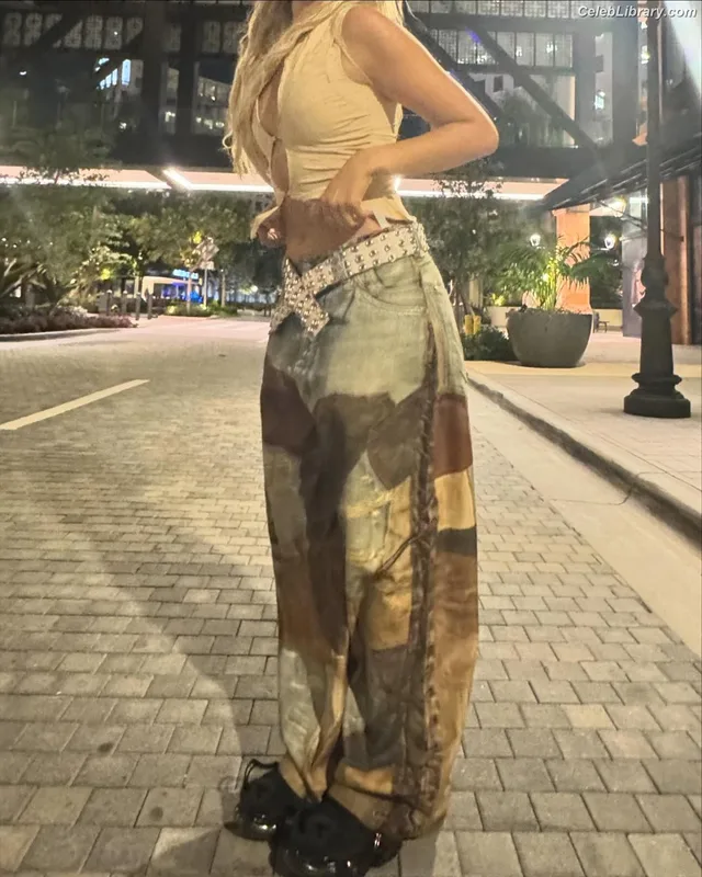 Camila Cabello photo 8 of 2287