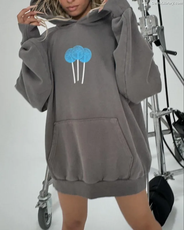 Camila Cabello photo 24 of 2287