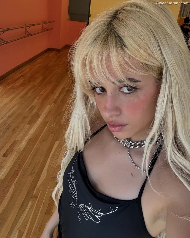 Camila Cabello photo 4 of 2287