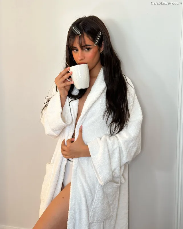 Camila Cabello photo 16 of 2287