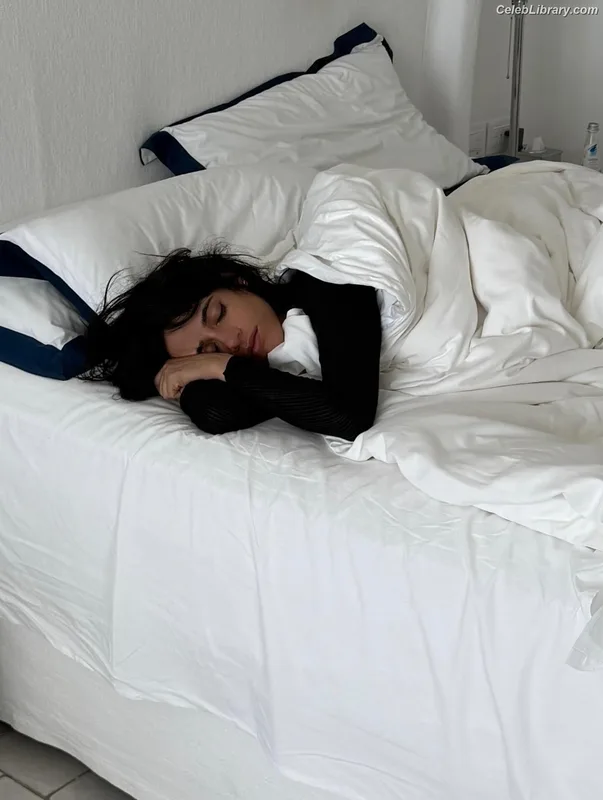 Camila Cabello photo 19 of 2287