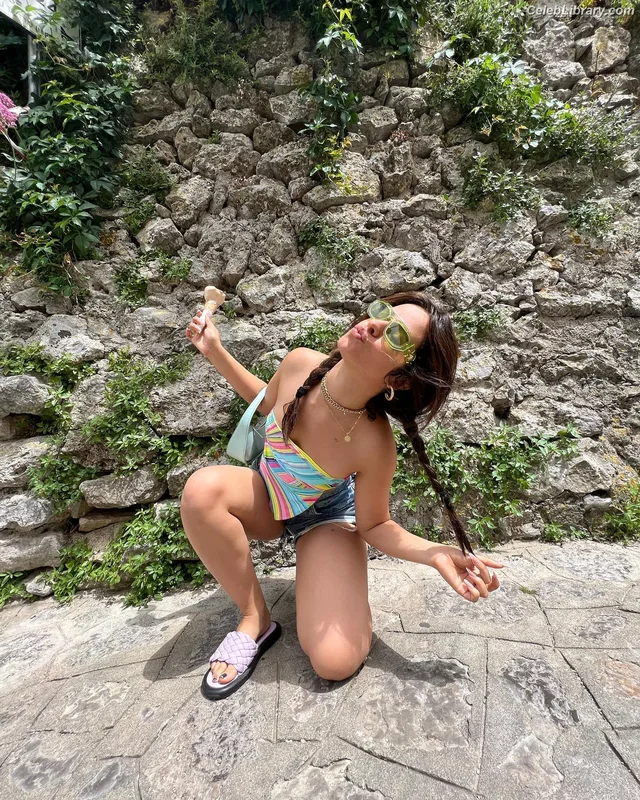 Camila Cabello photo 17 of 2287