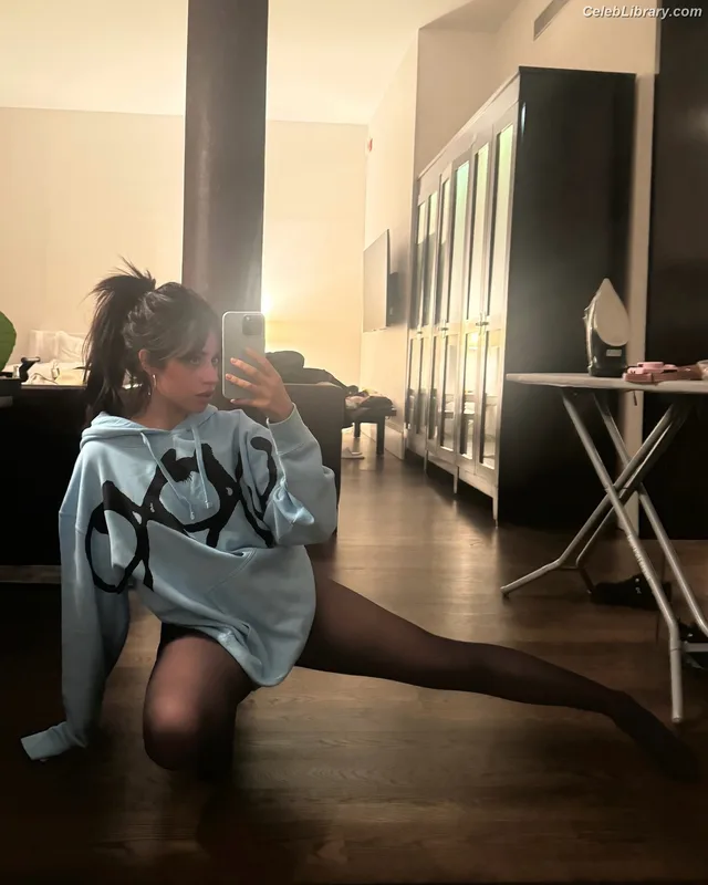Camila Cabello photo 11 of 2287