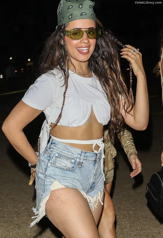 Camila Cabello photo 4 of 2287