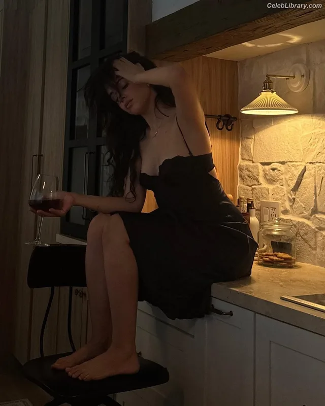 Camila Cabello photo 11 of 2287