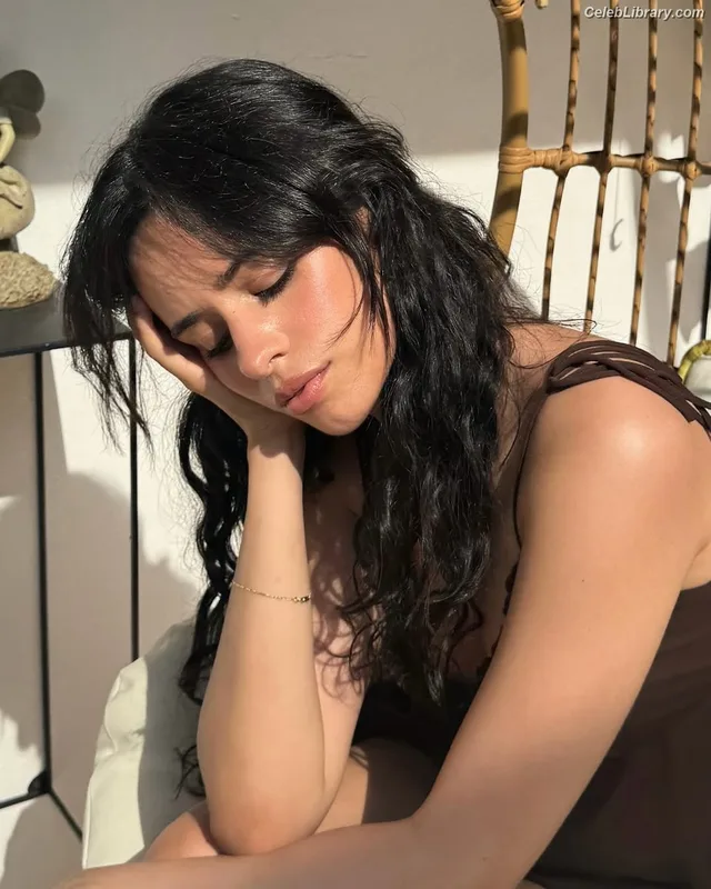 Camila Cabello photo 4 of 2287