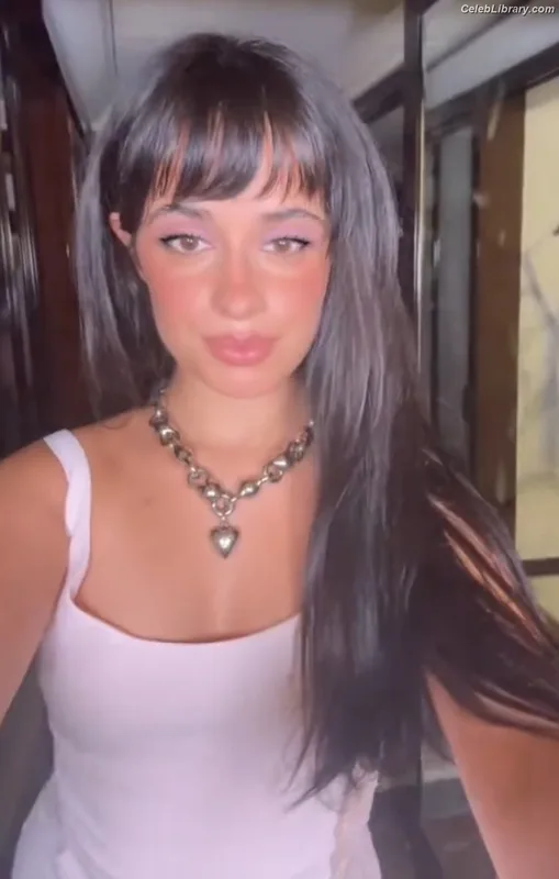 Camila Cabello photo 11 of 2287