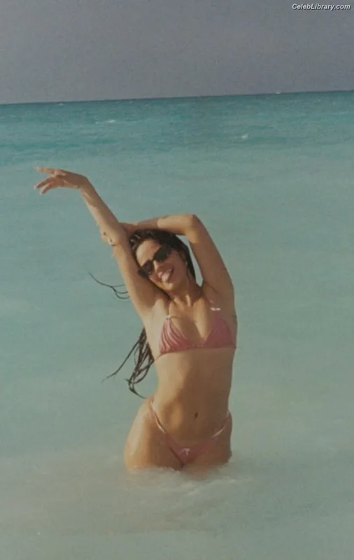Camila Cabello photo 4 of 2287