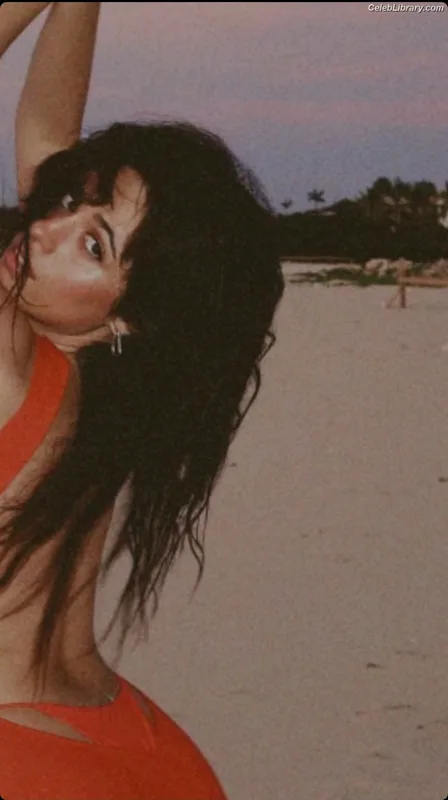 Camila Cabello photo 7 of 2287