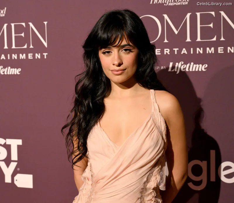 Camila Cabello photo 4 of 2287