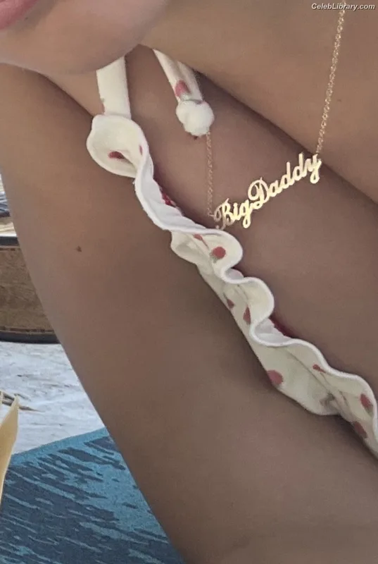 Camila Cabello photo 24 of 2287