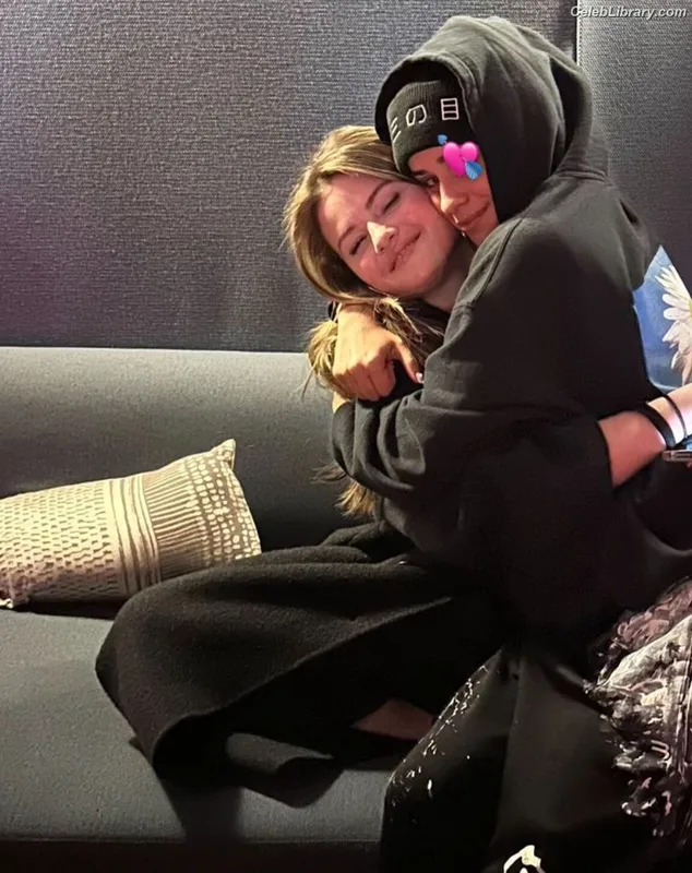 Camila Cabello photo 2 of 2287