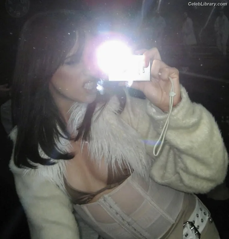 Camila Cabello photo 8 of 2287