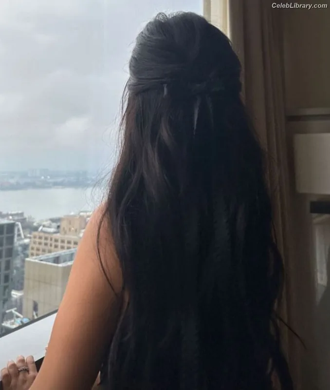 Camila Cabello photo 9 of 2287