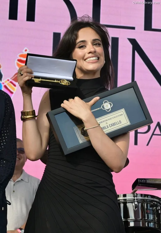Camila Cabello photo 22 of 2287