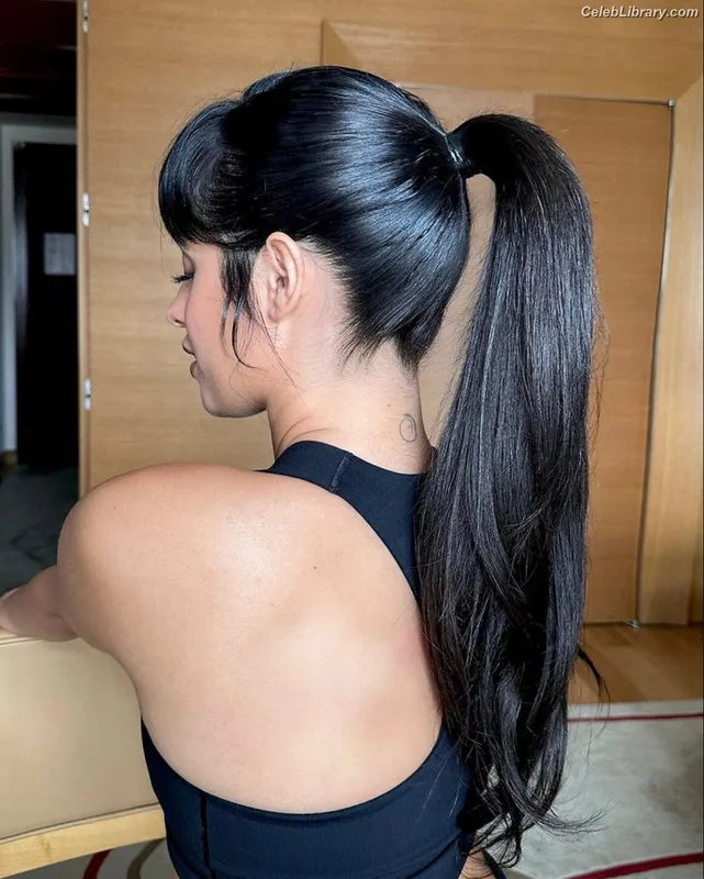 Camila Cabello photo 7 of 2287