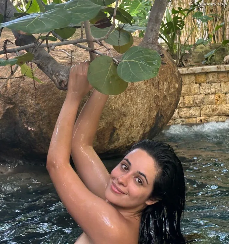 Camila Cabello photo 15 of 2287