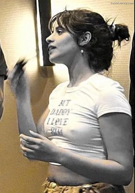 Camila Cabello photo 3 of 2287