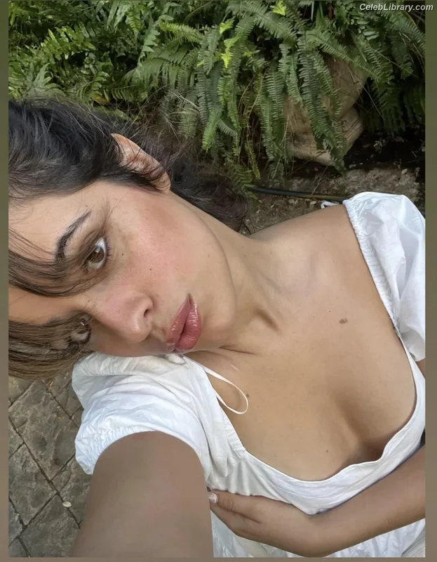 Camila Cabello photo 6 of 2287