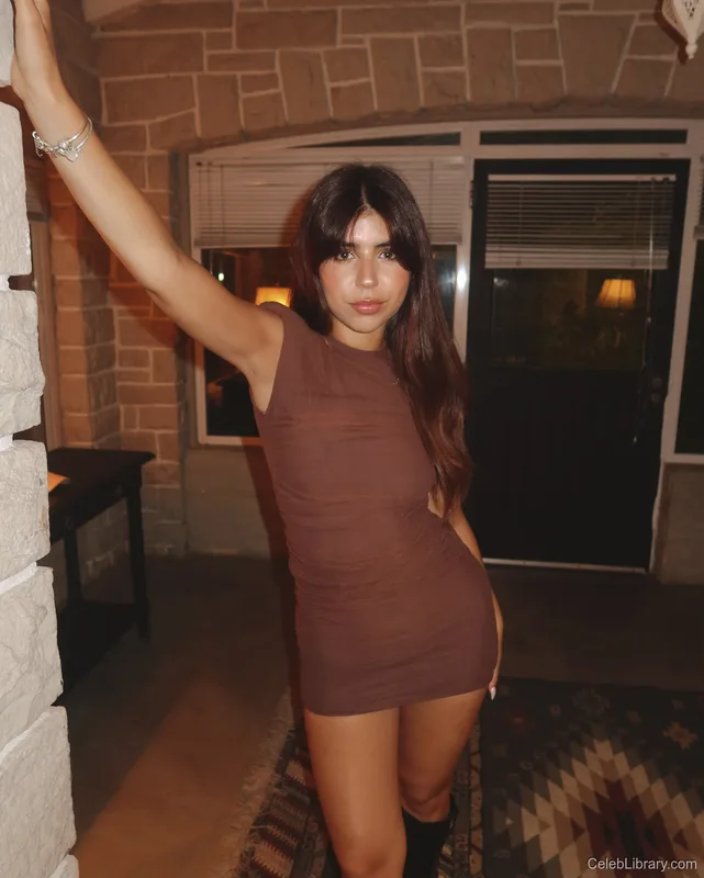 Camila Mayan photo 8 of 23