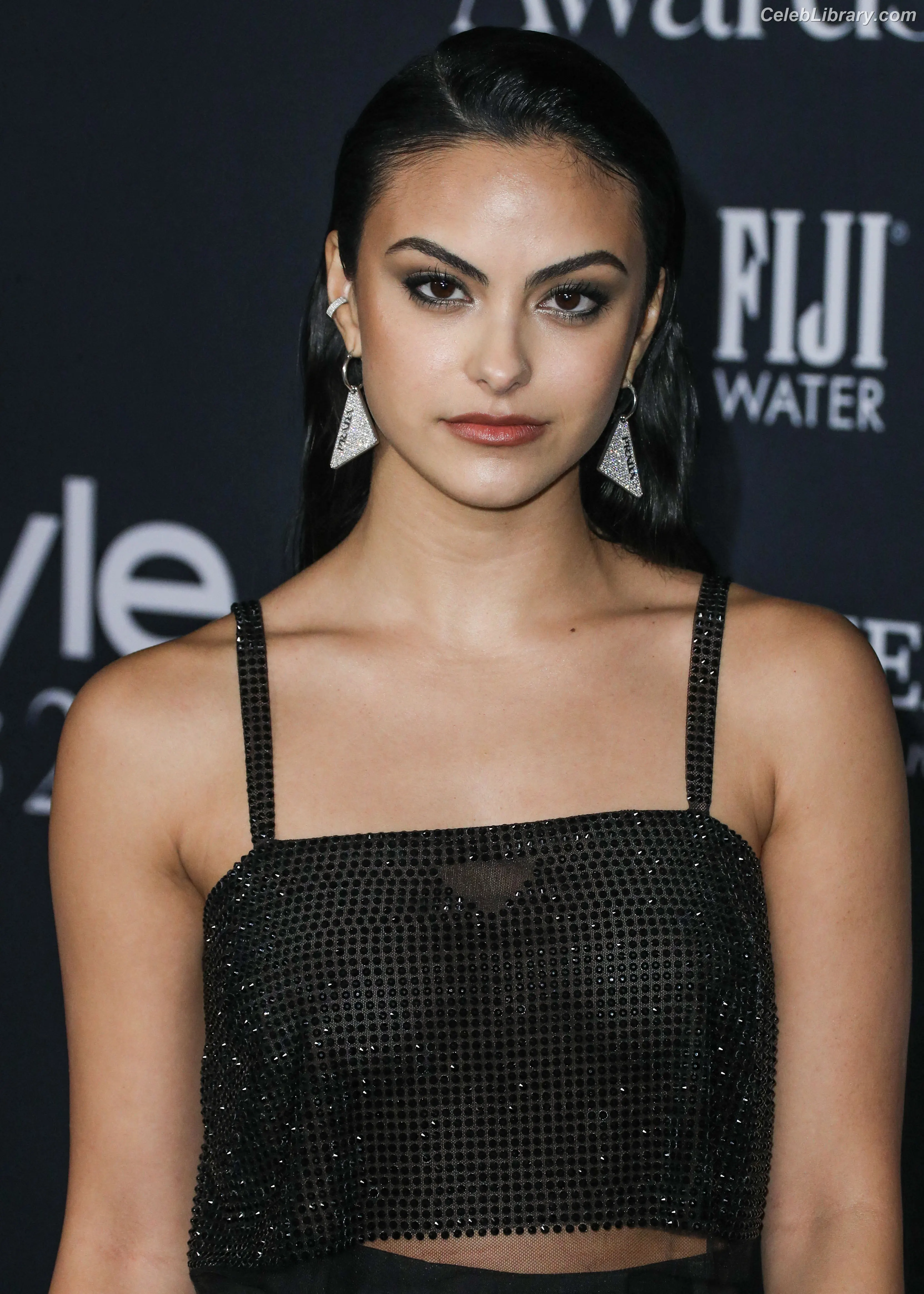 Camila Mendes photo 5 of 947