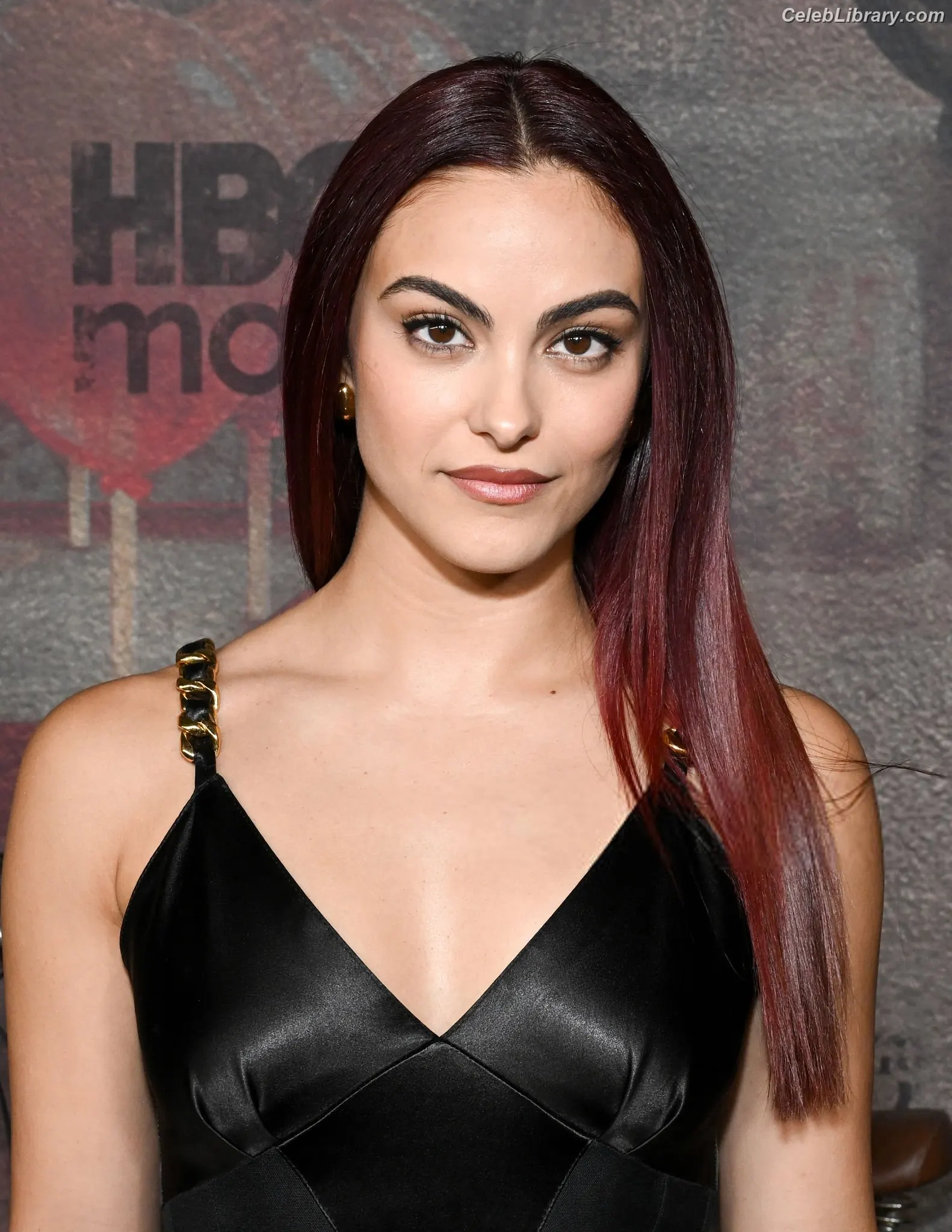 Camila Mendes photo 19 of 947