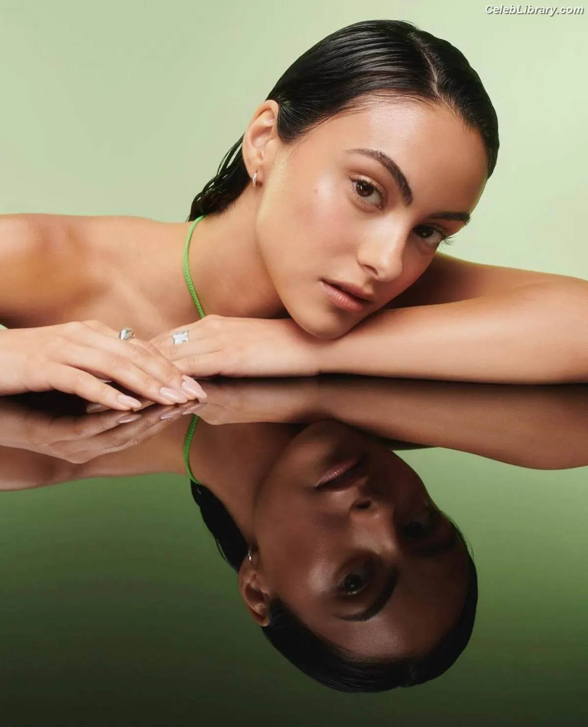 Camila Mendes photo 5 of 947