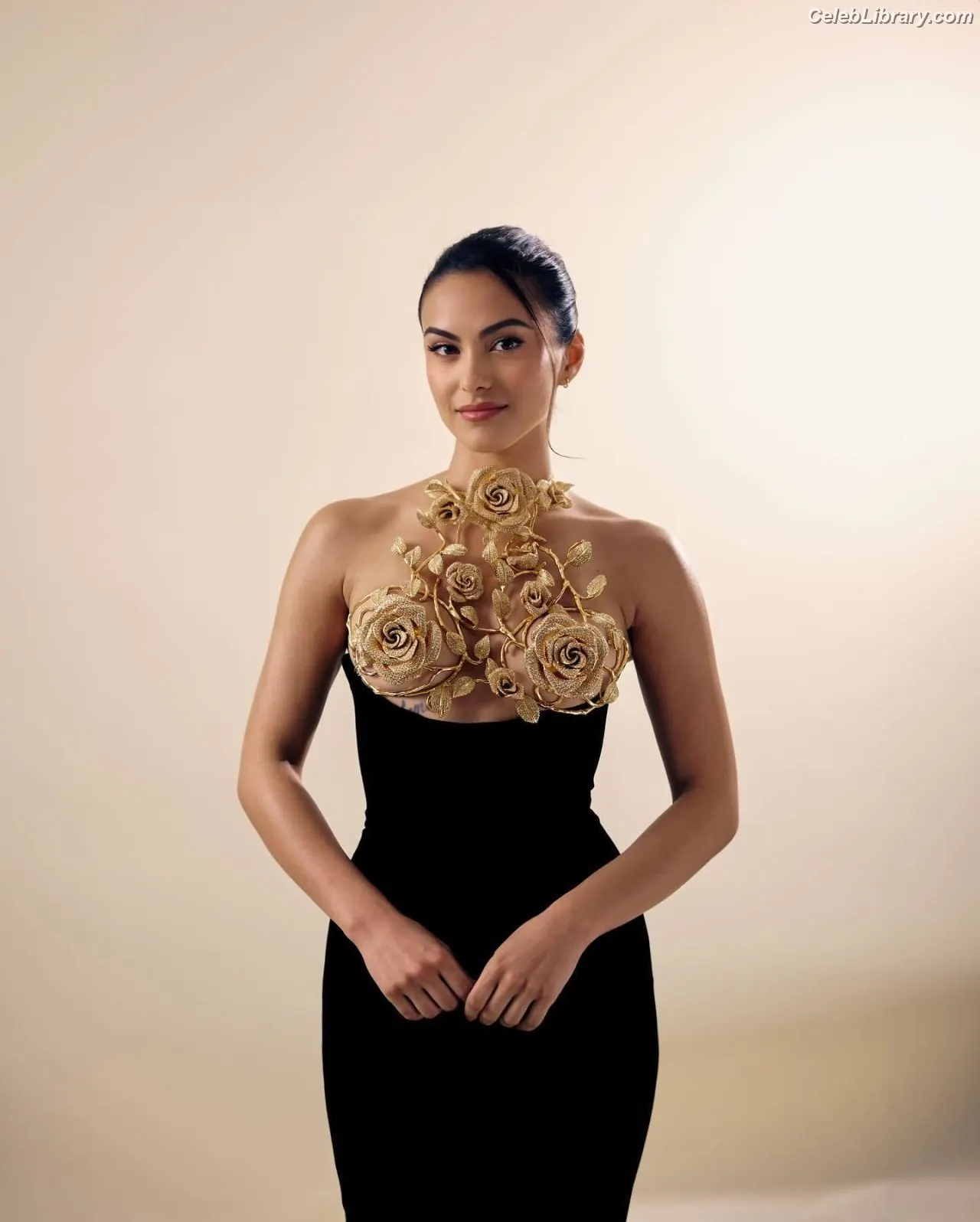 Camila Mendes photo 12 of 947
