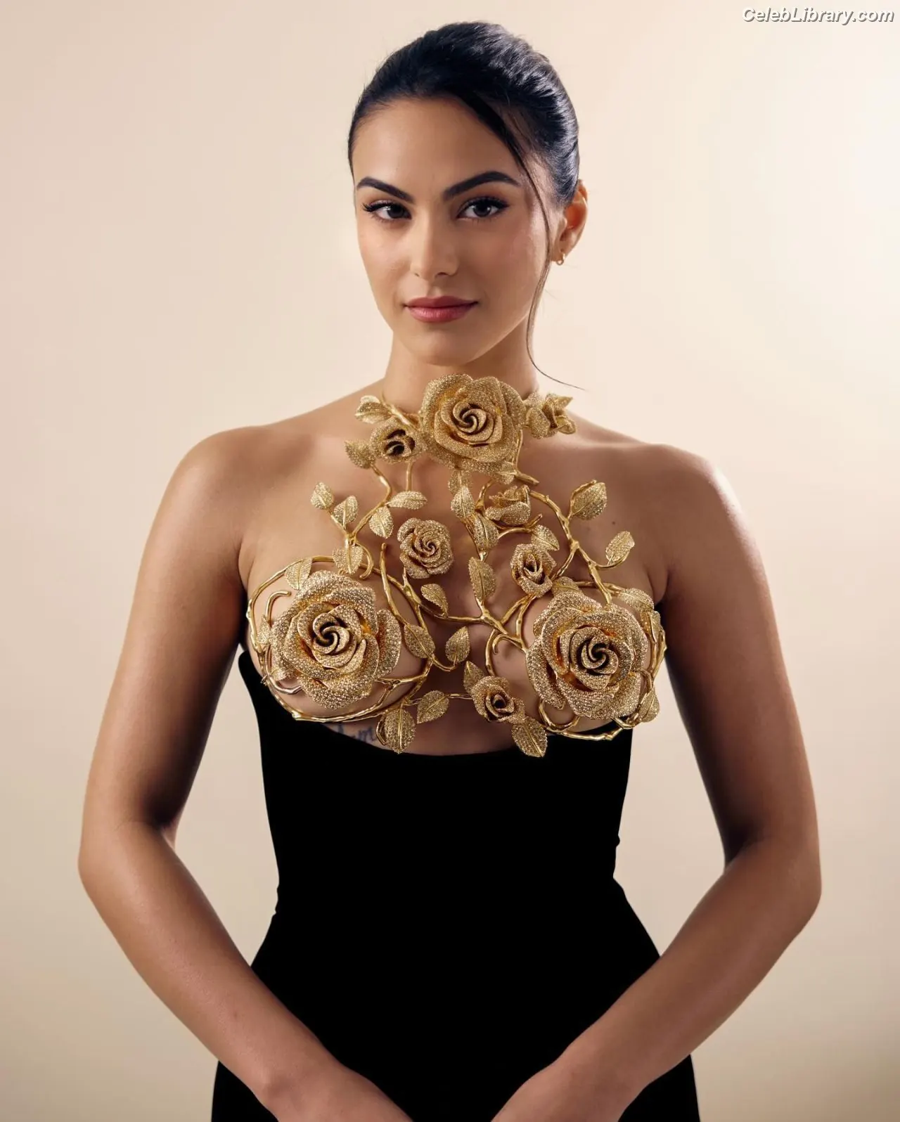 Camila Mendes photo 15 of 947