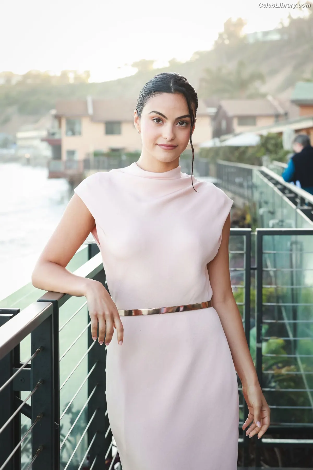 Camila Mendes photo 11 of 947