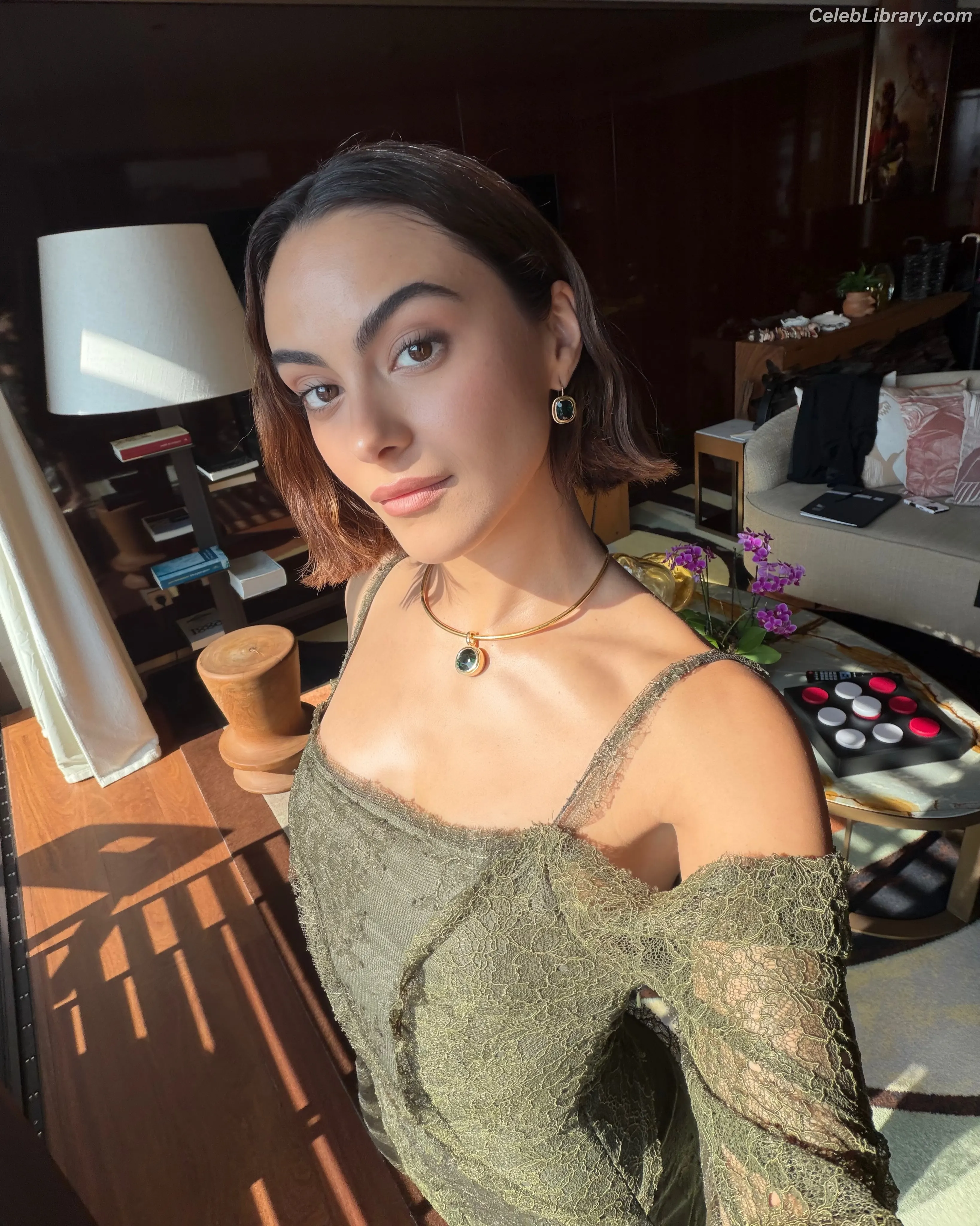 Camila Mendes photo 9 of 947
