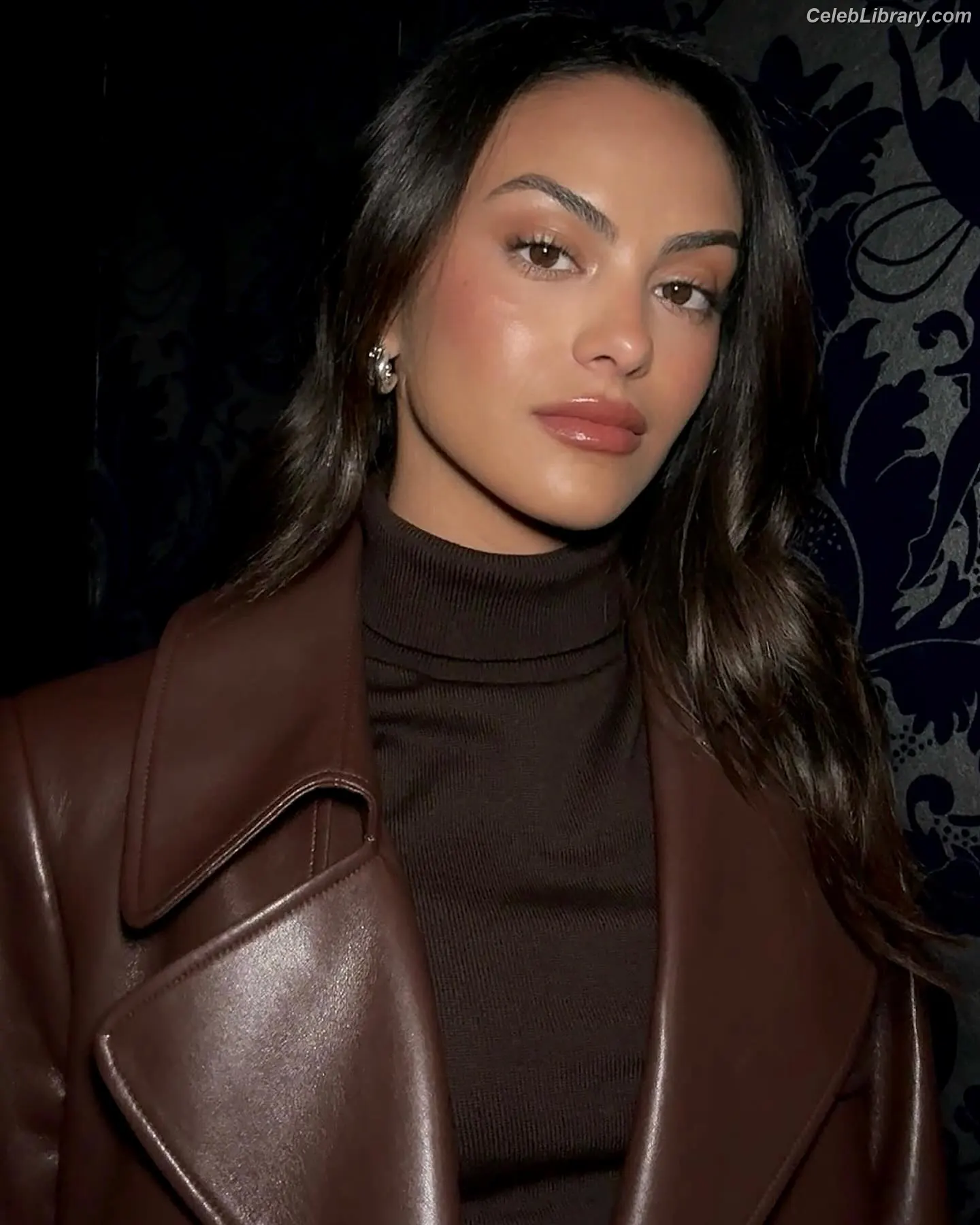 Camila Mendes photo 12 of 947