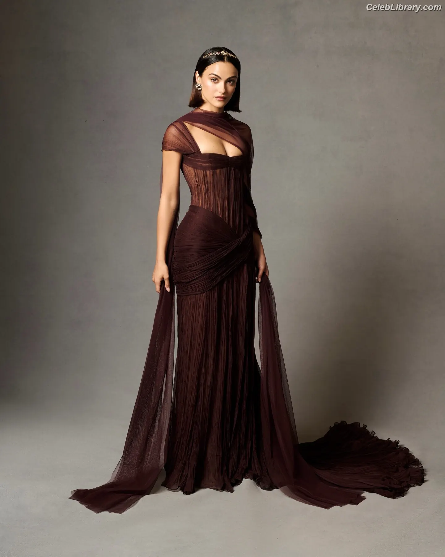 Camila Mendes photo 21 of 947