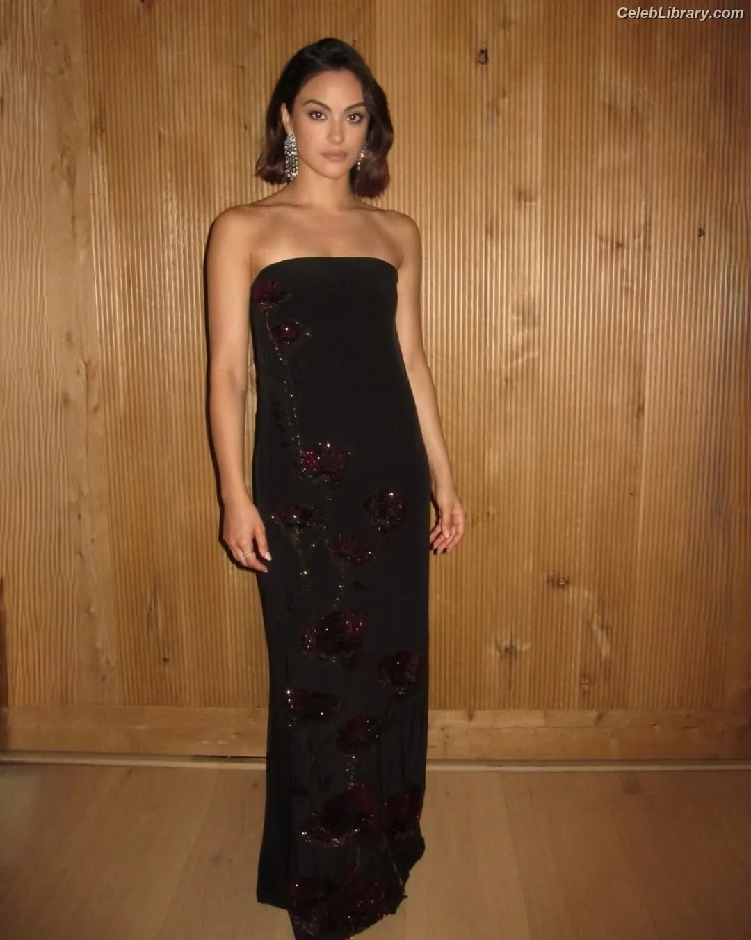 Camila Mendes photo 12 of 947