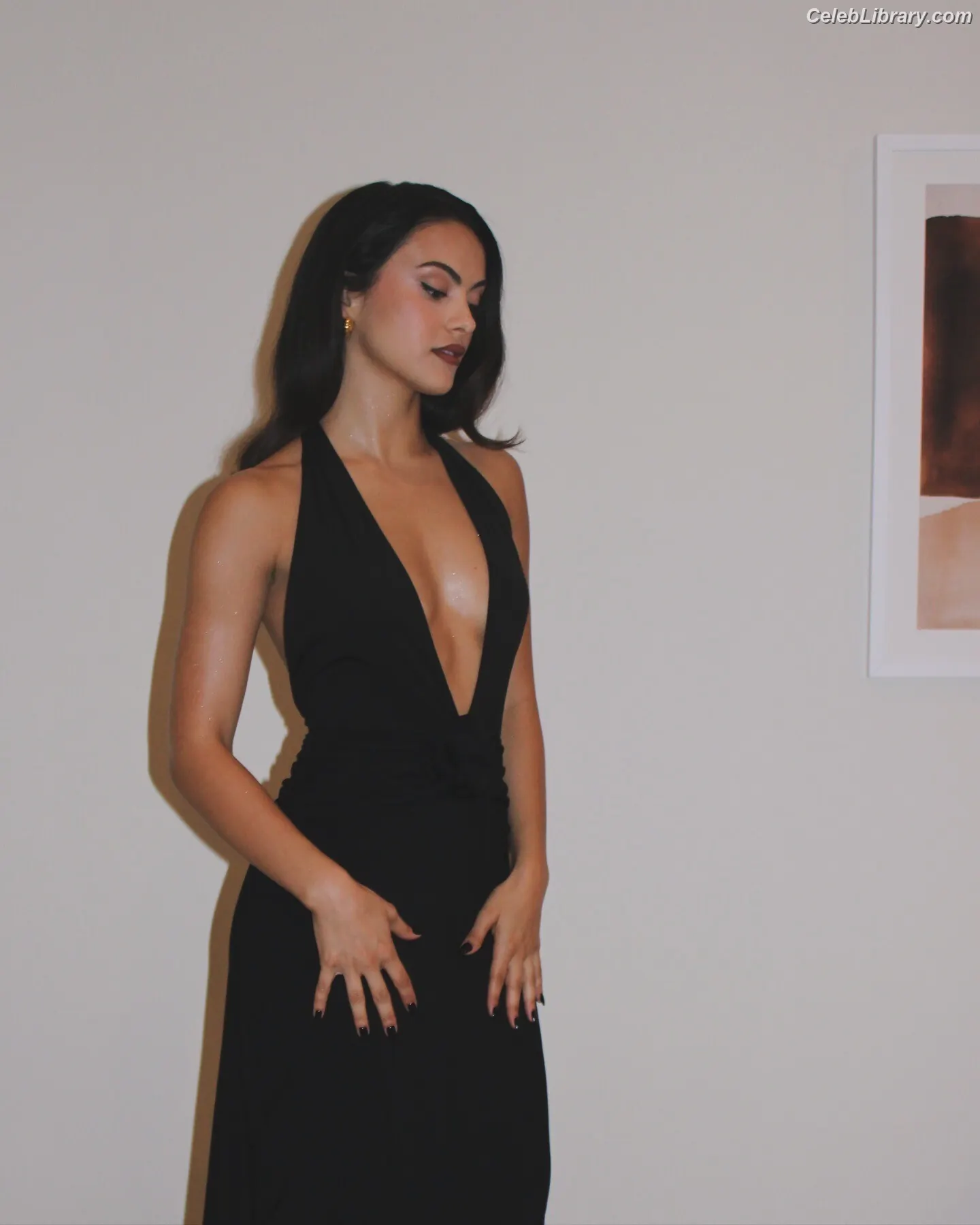 Camila Mendes photo 6 of 947