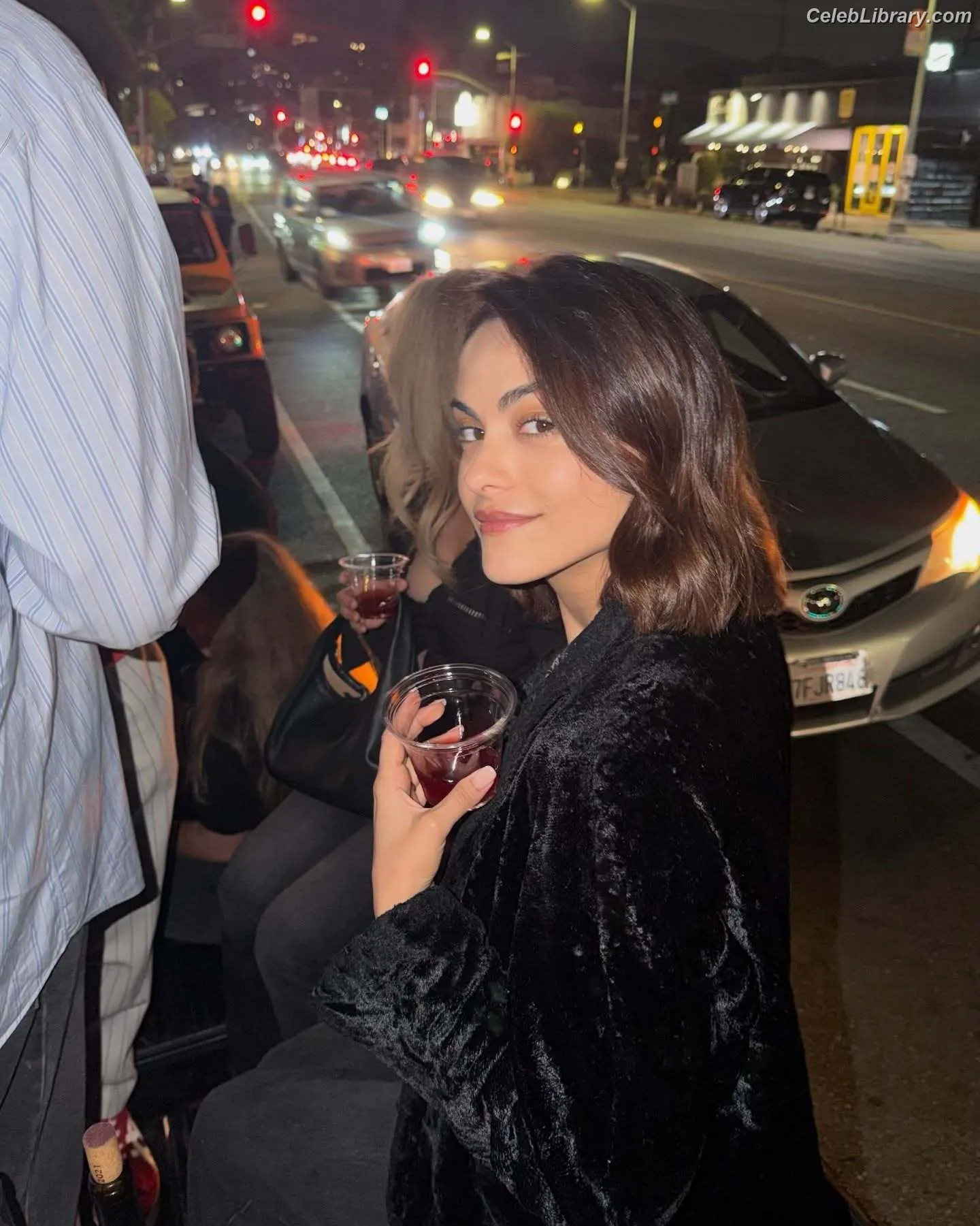 Camila Mendes photo 22 of 947
