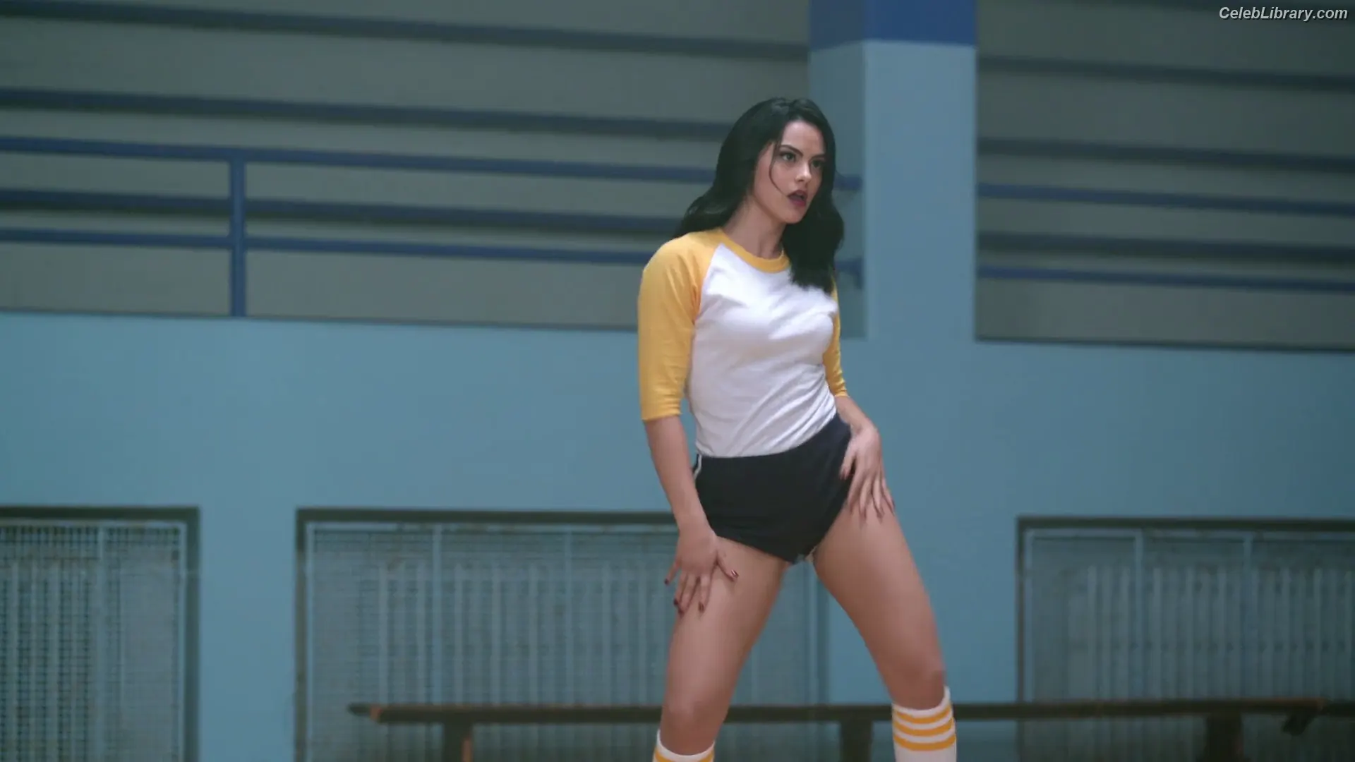 Camila Mendes photo 23 of 947