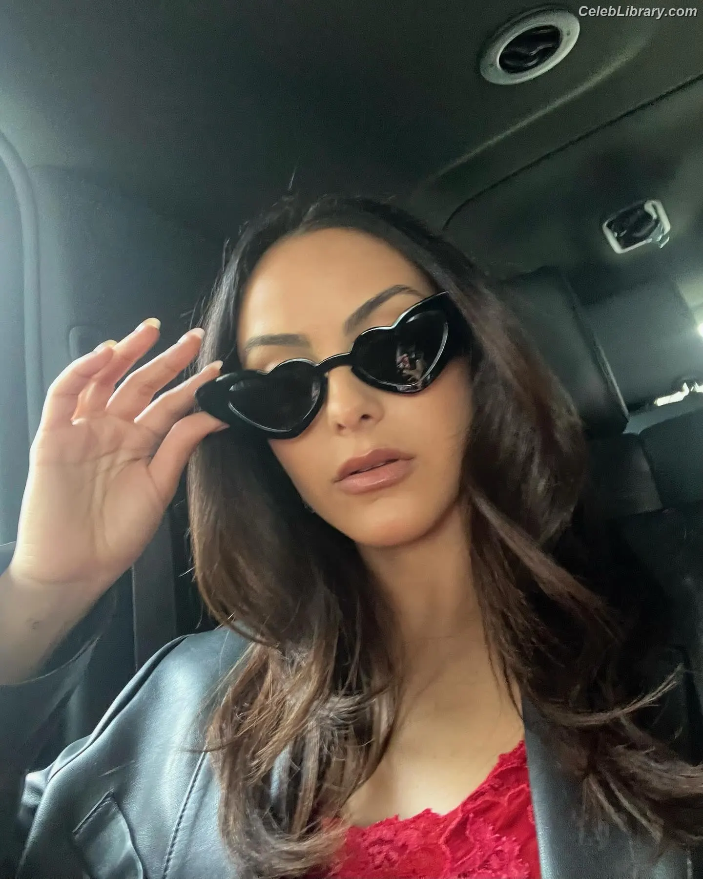 Camila Mendes photo 11 of 947