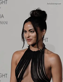 Camila Mendes photo 11 of 947