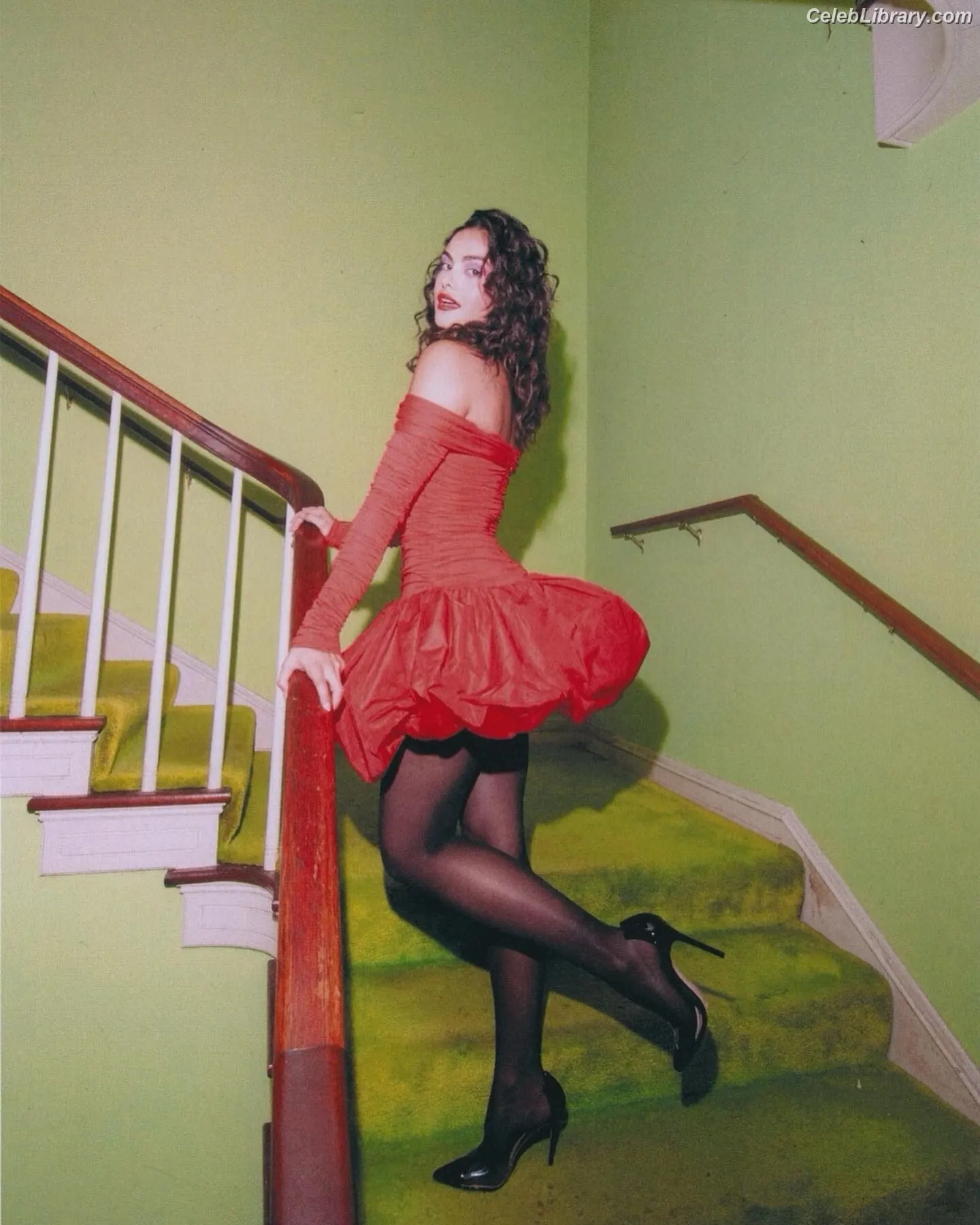 Camila Mendes photo 18 of 947